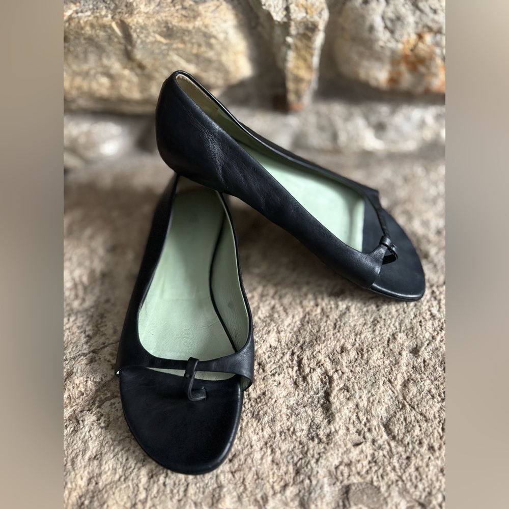 Prada Black Leather Minimal T-Strap Thong Flats Sandals Shoes 37.5/US 7 - Picture 10 of 10